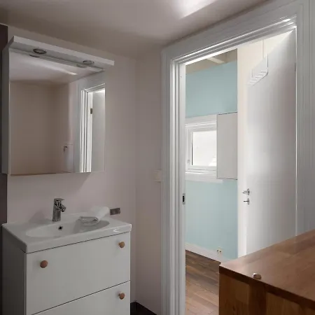 Unique In Stavangers Sentral Square